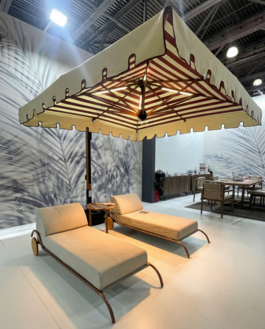 Зонт профессиональный 3х3 м с подсветкой Galileo Wood Light имитация ироко, бордовый, бежевый 3000х3000 мм