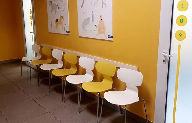 Стул пластиковый Yugo-S белый 488х523х783 мм