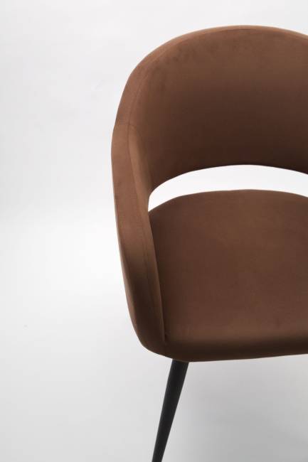 Стол Монте К 90 орех с креслами Пичч велюр коричневый Стол Монте К 90 орех с креслами Пичч велюр коричневый