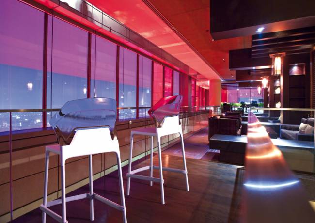 Стул пластиковый барный Ego-S Bar сатинированный алюминий, белый, прозрачный 510х530х1100 мм Стул пластиковый барный Ego-S Bar сатинированный алюминий, белый, прозрачный 510х530х1100 мм