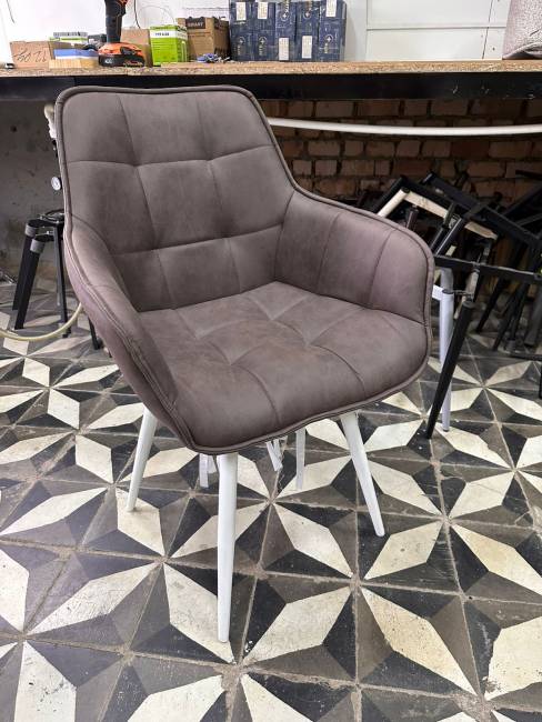 Стул СОЛИС 360 град. поворот.  Федерика Бежевый, иск.замша / черный каркас, М-City