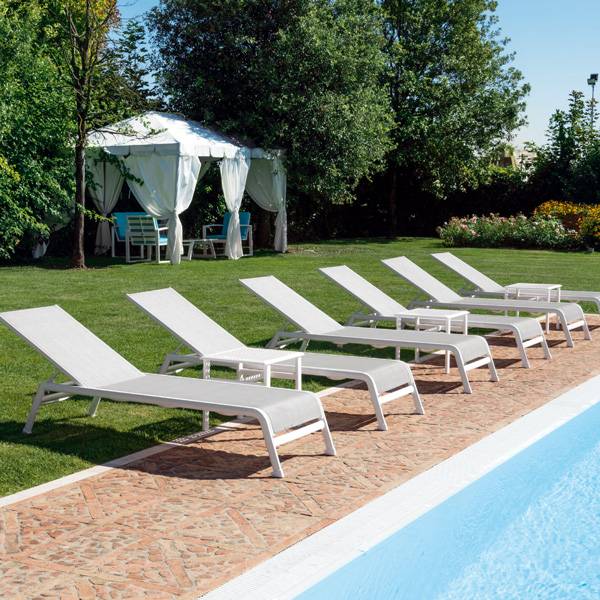 Шезлонг металлический Caraibi белый, светло-серый 2070х590х340 мм Шезлонг металлический Caraibi белый, светло-серый 2070х590х340 мм