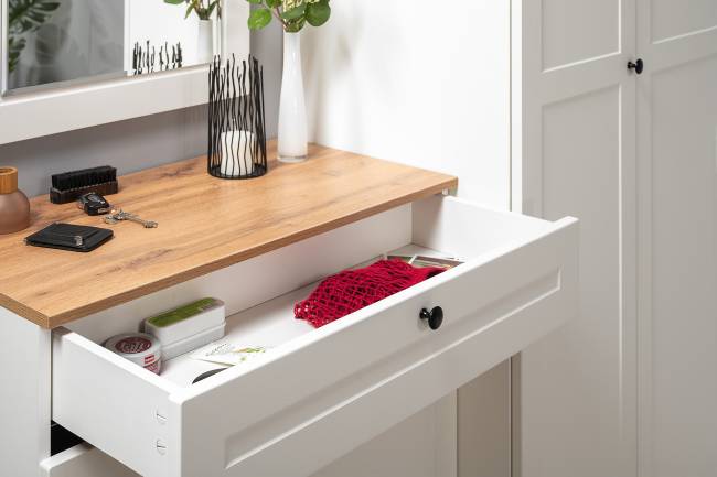 Тумба для обуви и комод четыре ящика Остин цвет белый шагрень/дуб крафт золотой