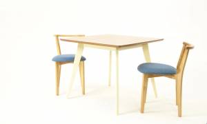 Стол Сканди М 100 слоновая кость/натур со стульями Франк натур рогожка синий