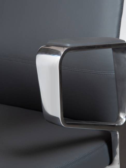 Кресло офисное / Вэст / West  / серая кожа / алюминиевая база