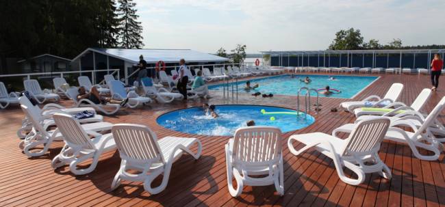 Шезлонг-лежак пластиковый Eden белый 1700-1945х710х850 мм