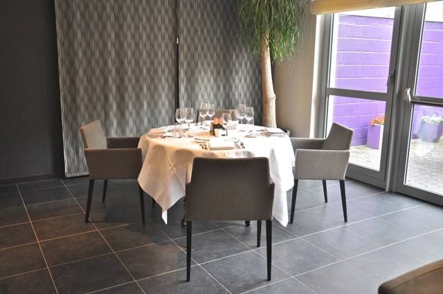 Кресло деревянное мягкое Dress 540х520х820 мм