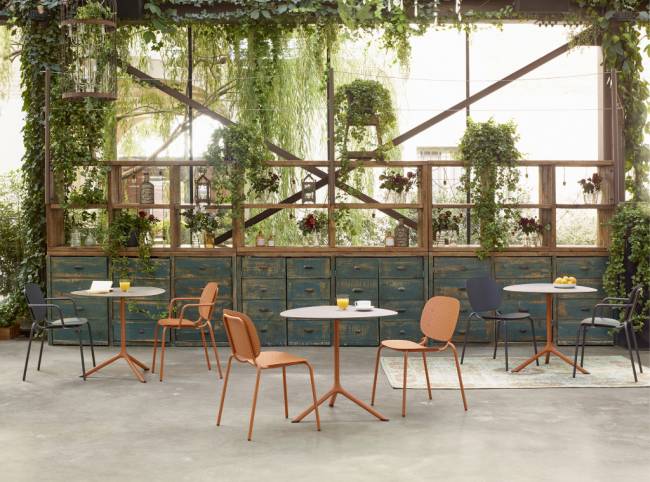 Стол ламинированный обеденный складной Tripe Maxi Folding терракотовый, кортен 830х830х740 мм