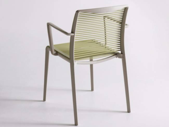 Кресло пластиковое Avenica 540х550х840 мм