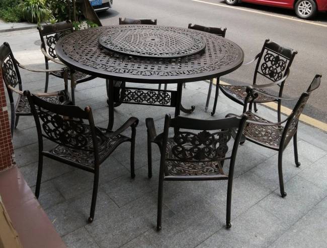 Металлическая обеденная группа из литого алюминия