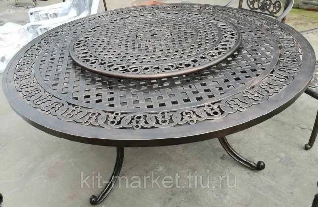 Металлическая обеденная группа из литого алюминия