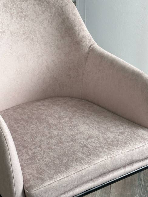 Стул АЛИСТЕР, цвет RAIN 2 какао велюр / черный каркас М-City