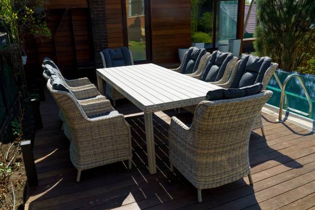 Стол обеденный из искусственного ротанга "Венеция 230", серый