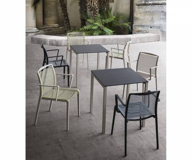 Стол ламинированный Claro 700х700х750 мм