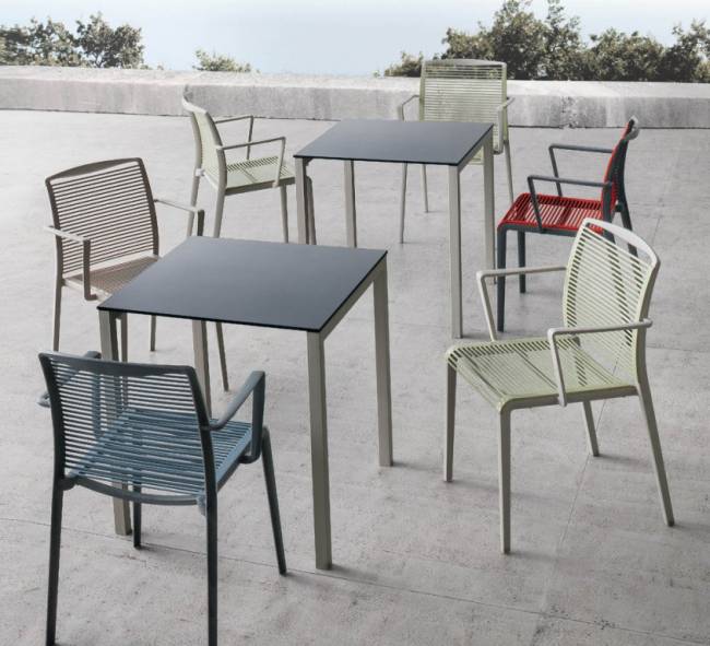 Стол ламинированный Claro 700х700х750 мм