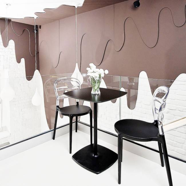 Стул пластиковый Miss Bibi черный, прозрачный 420х500х850 мм