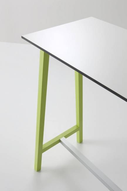 Стол ламинированный барный Step 1200х500х1100 мм