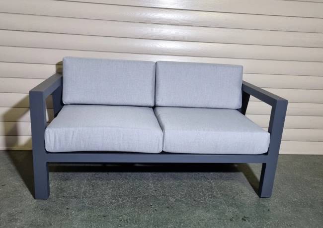 Диван двухместный Graphite из алюминия