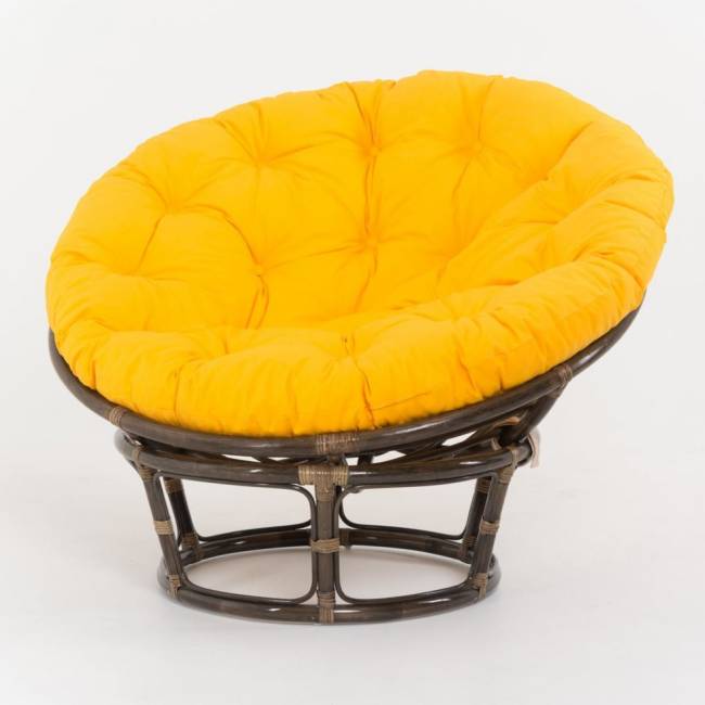 Кресло "PAPASAN" темный коньяк желтая подушка