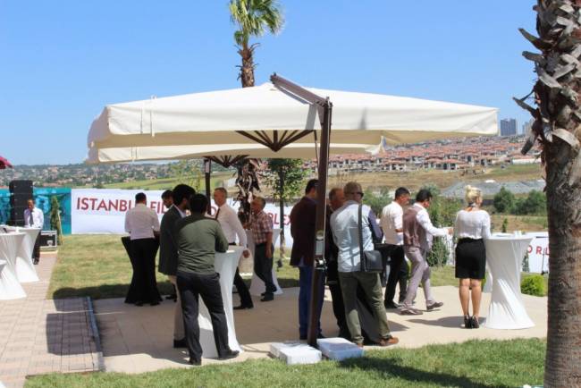 Зонт профессиональный 3.5х3.5 м Banana 3500х3500 мм Зонт профессиональный 3.5х3.5 м Banana 3500х3500 мм