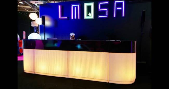 Стойка пластиковая барная светящаяся Cordiale Corner Art Deco Lighting ванильный, коричневый 700х700х1100 мм Стойка пластиковая барная светящаяся Cordiale Corner Art Deco Lighting ванильный, коричневый 700х700х1100 мм