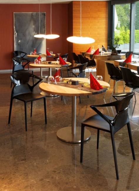 Кресло пластиковое Ego-K черный 550х530х820 мм