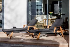 Шезлонг MICHELLE SUNLOUNGE с черной подушкой Шезлонг MICHELLE SUNLOUNGE с черной подушкой