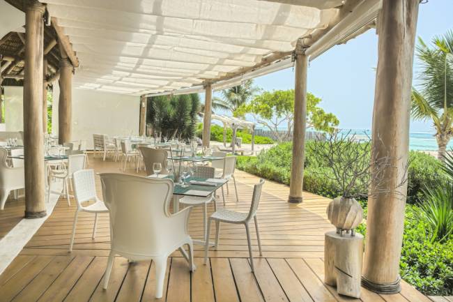 Кресло пластиковое Pasha белый 710х750х980 мм