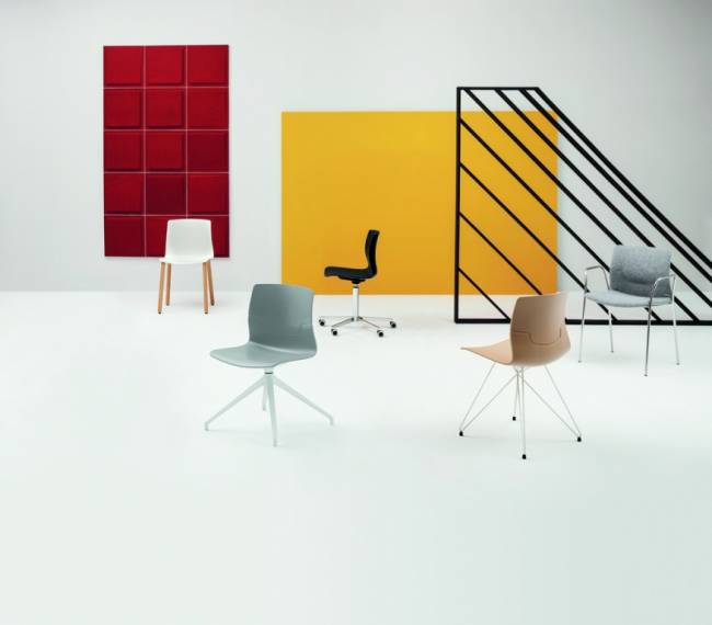 Стул на металлокаркасе с обивкой Slot M NA 455х470х820 мм