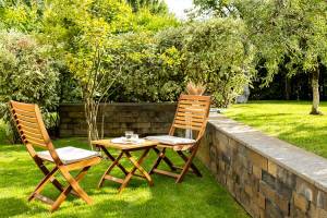 Складной кофейный комплект из акации KARO с низким столом  Joygarden