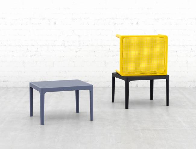 Столик пластиковый журнальный Sky Side Table темно-серый 600х500х400 мм