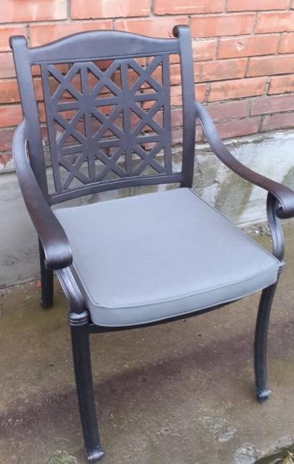 Кресло Richard из литого алюминия Кресло Richard из литого алюминия