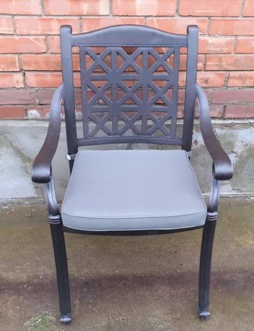 Кресло Richard из литого алюминия Кресло Richard из литого алюминия