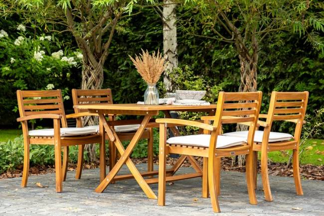 Обеденный комплект из акации KARO