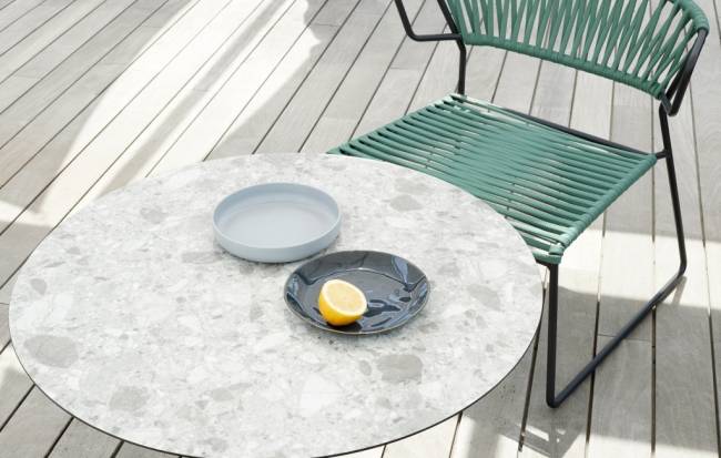 Стол ламинированный обеденный Tripe голубой, зернистый Ø700х740 мм Стол ламинированный обеденный Tripe голубой, зернистый Ø700х740 мм