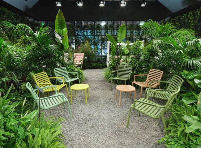 Столик пластиковый журнальный Doga капучино Ø500х400 мм