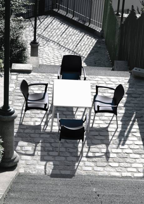 Стол пластиковый Mango белый 720х720х720 мм Стол пластиковый Mango белый 720х720х720 мм