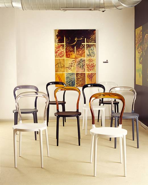 Стул пластиковый Mr Bobo темно-серый, дымчатый 420х500х850 мм Стул пластиковый Mr Bobo темно-серый, дымчатый 420х500х850 мм