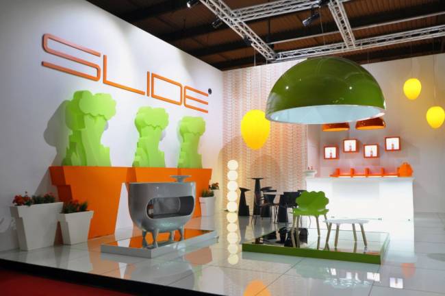 Стол-витрина пластиковый со стеклом Splay Standard 1300х700х980 мм