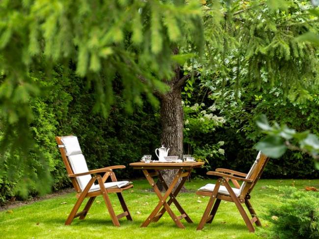 Кофейная группа из акации КARO с высокими стульями  Joygarden