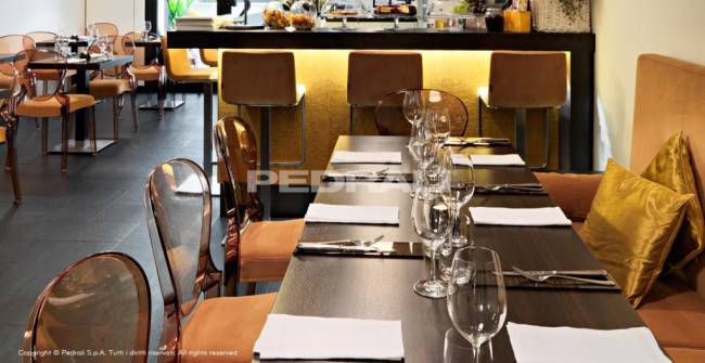 Стул прозрачный Queen янтарный 475х520х900 мм