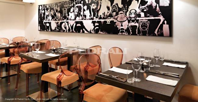 Стул прозрачный Queen янтарный 475х520х900 мм