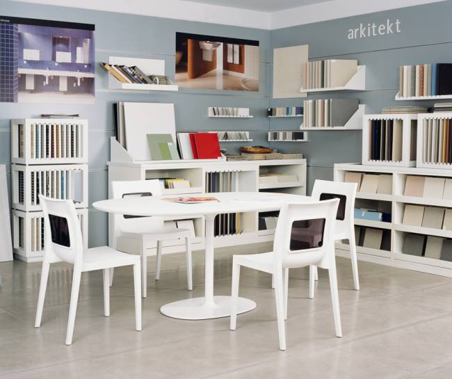 Стул пластиковый Lucca-T белый 420х490х820 мм