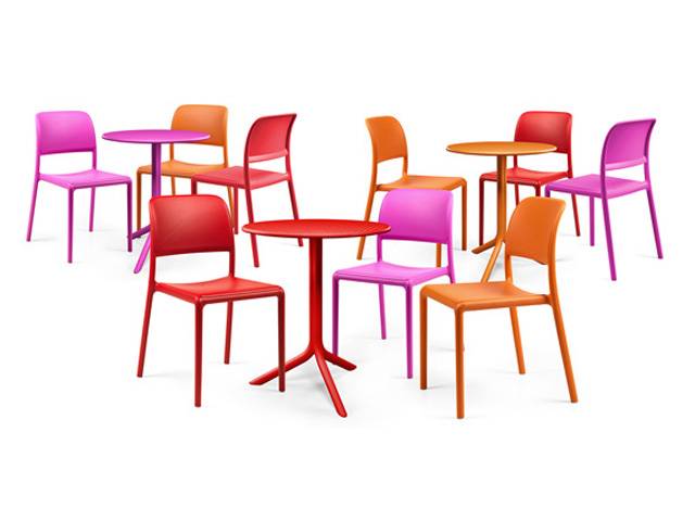 Стул пластиковый Riva Bistrot красный 540х490х830 мм