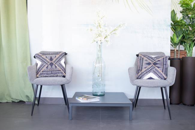 Столик ламинированный журнальный Slim Center Low Table (E) 740х740х210 мм