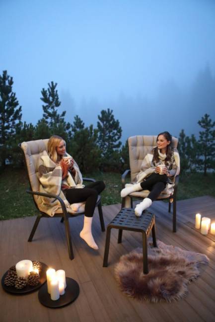 Лаунж-кресло пластиковое с подушкой Folio антрацит, бежевый 720х810-925х1130-1065 мм