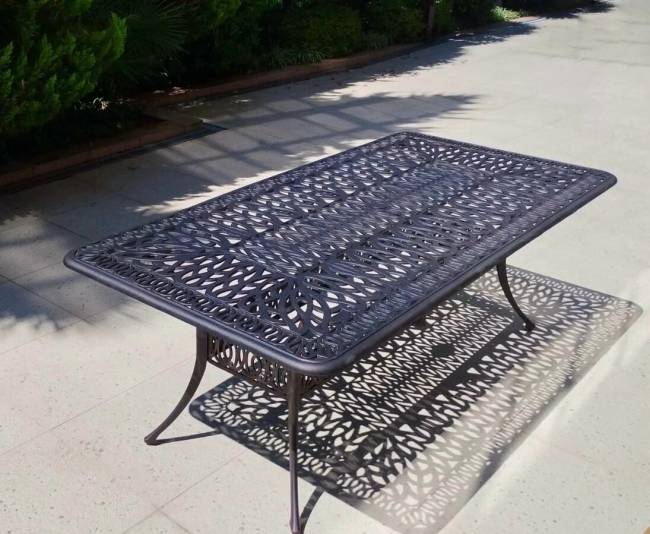 Обеденная группа из литого алюминия Louis VIII Обеденная группа из литого алюминия Louis VIII