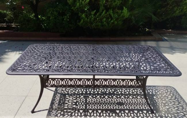 Обеденная группа из литого алюминия Louis VIII Обеденная группа из литого алюминия Louis VIII