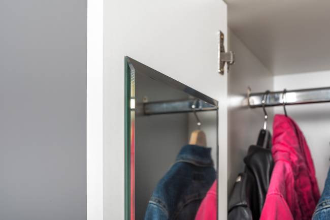 Компьютерные столы и шкаф для одежды Торонто цвет белый шагрень/стальной серый