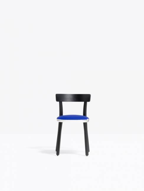 Стул деревянный с мягкой обивкой Folk полированный алюминиевый, черный ясень, синий 450х445х745 мм Стул деревянный с мягкой обивкой Folk полированный алюминиевый, черный ясень, синий 450х445х745 мм